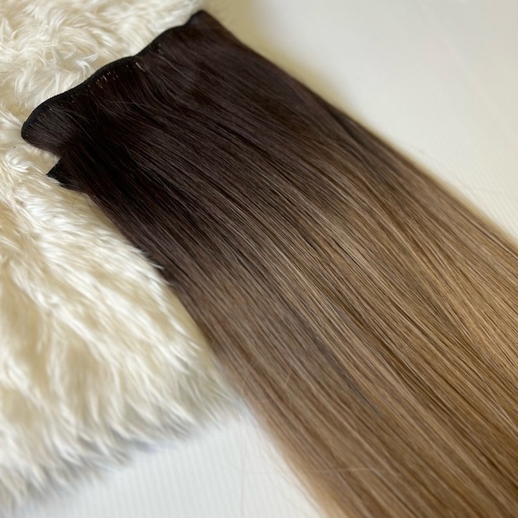 Dirty Blonde Ombre Straight hair Clip in Extensions - Human hair blend - Picture 3 of 6